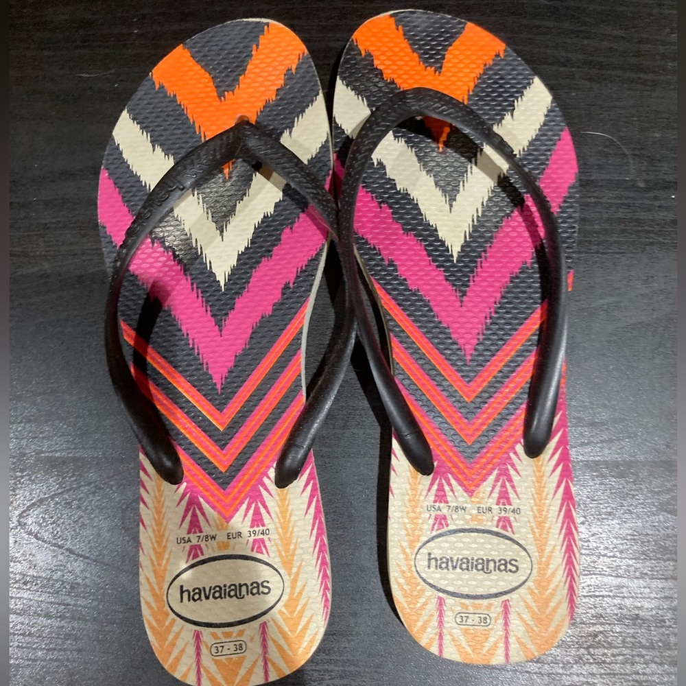 Havaianas size 7/8 good condition flip flops